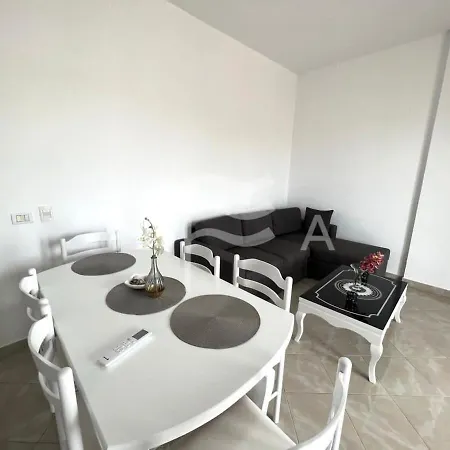 Sunny Daze Residences 120m2 *